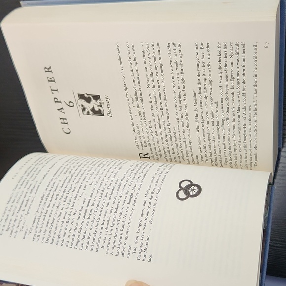 The Shadow Rising by Robert Jordan - Picture 10 of 11